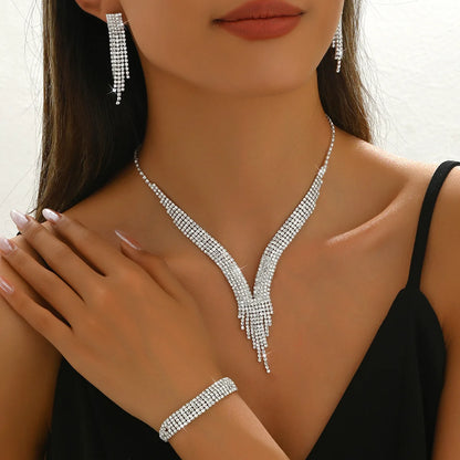 Ensemble de trois pièces de luxe avec strass, gouttelette d'eau, collier, boucles d'oreilles, Bracelet, chaîne de clavicule, accessoires, cadeau, 4 pièces