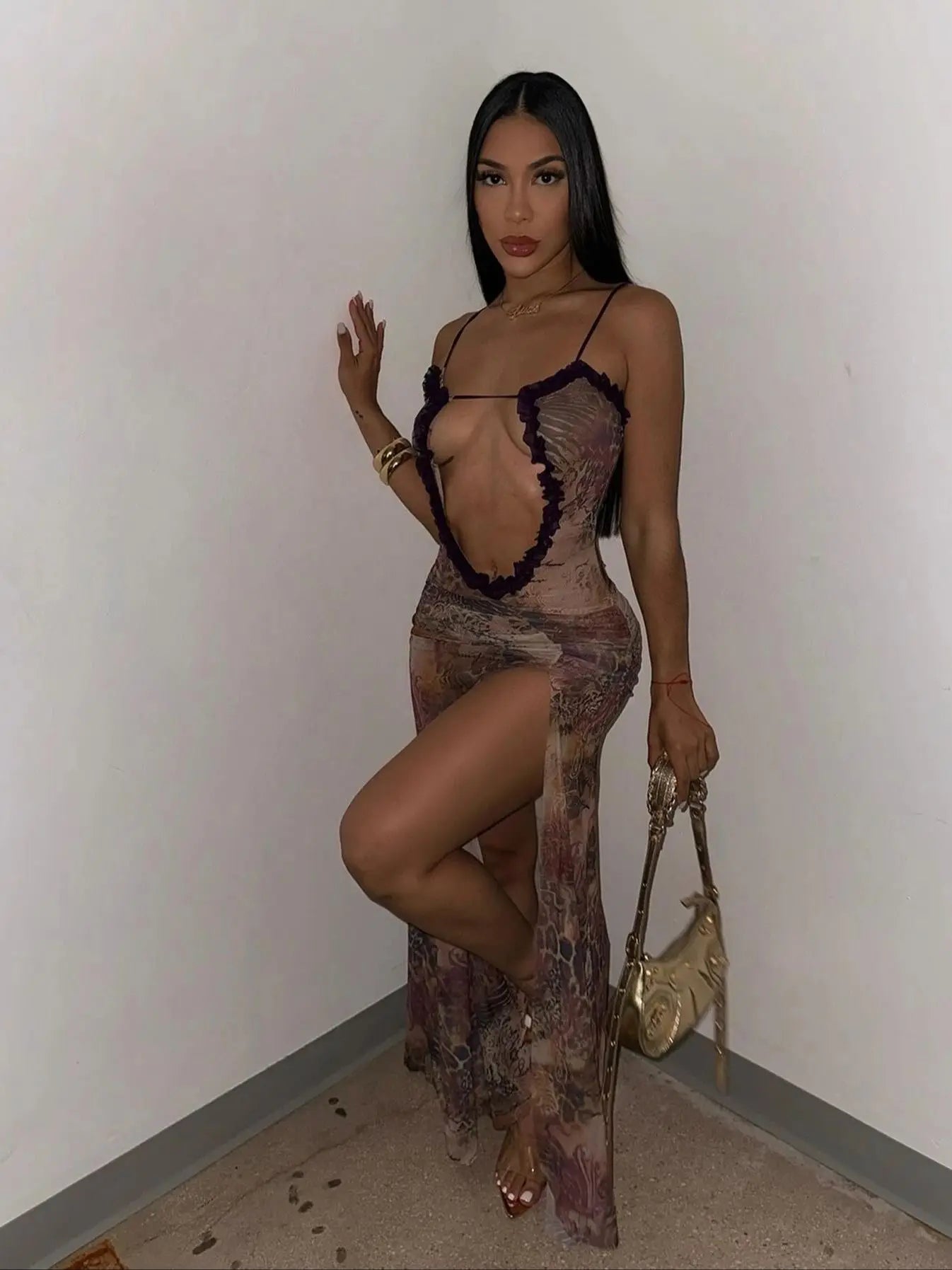 Robe Maxi en Dentelle Transparente – Élégante & Sexy